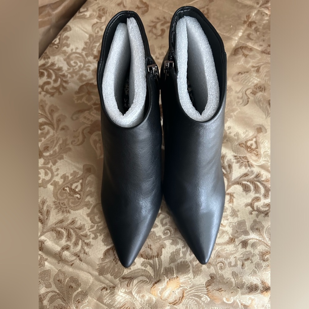 Vince Camuto  Botties.